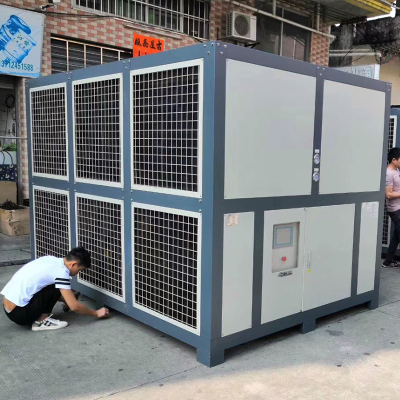 冷水机